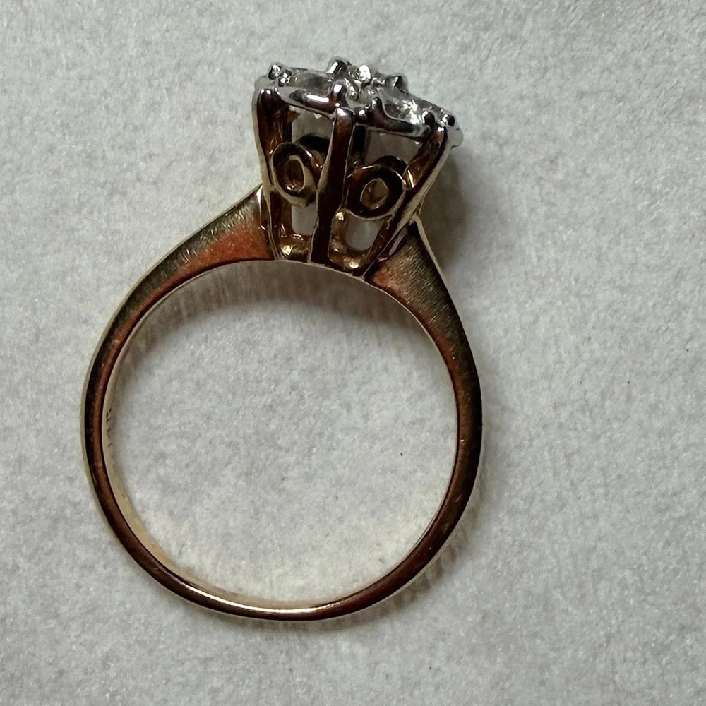 14K Gold Cluster Ring - Picture 3 of 7